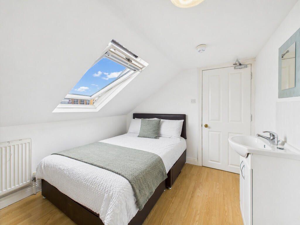 Main image of property: 182 North Road West, Stonehouse, Plymouth