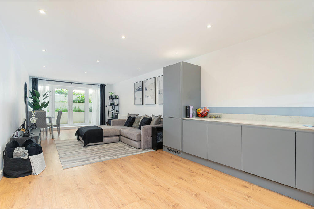 Main image of property: Selcroft Road, Purley