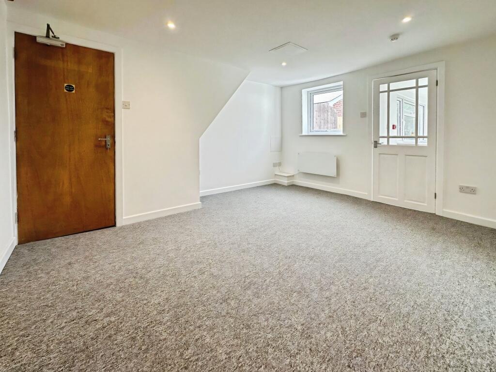 Apartment in Salisbury - View 4