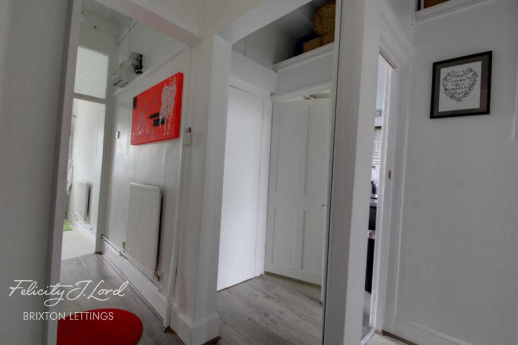 Apartment in London, Clapham Park, Brixton - View 4