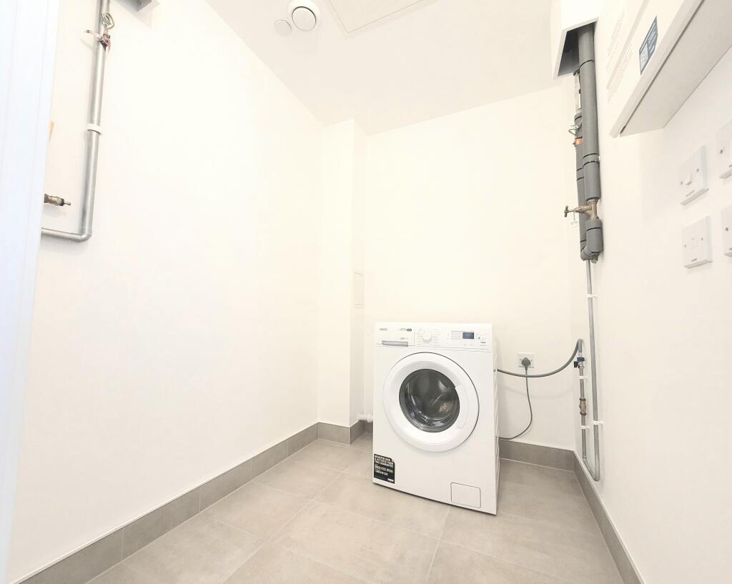 Apartment in Watford - More