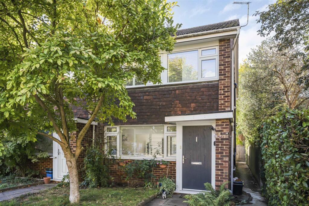 Main image of property: Ashburnham Road, Richmond