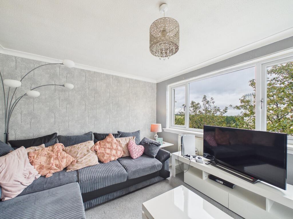 Apartment in Glasgow, South Lanarkshire - View 3