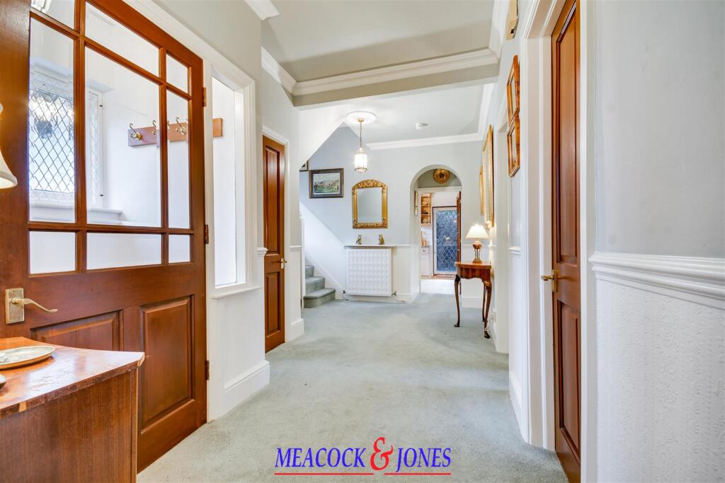 Ingrave Road, Brentwood photo 3