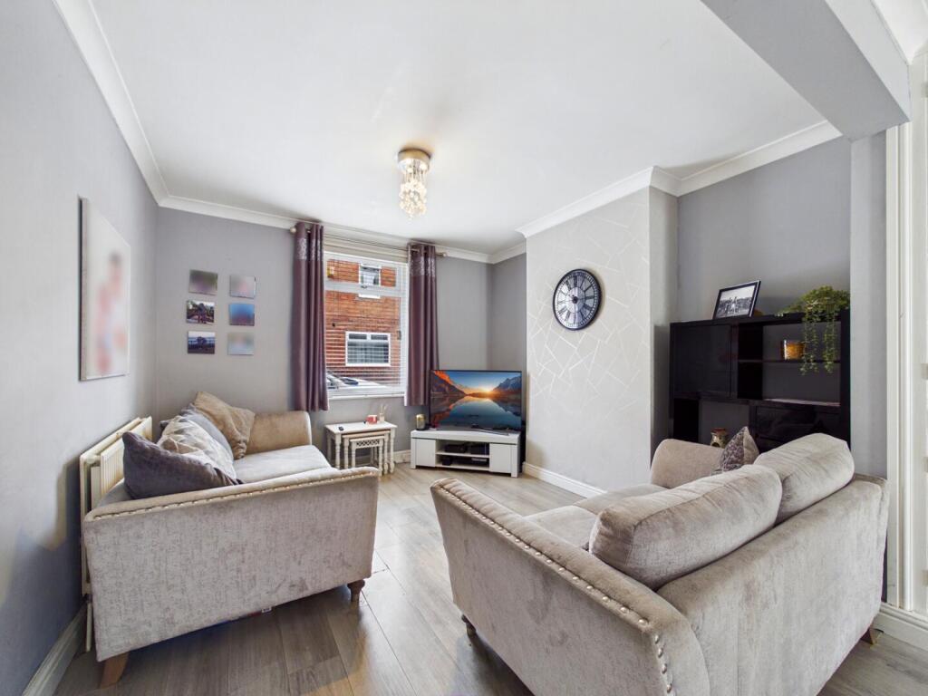 House in Wakefield, Marl Pits, Chequerfield - View 4