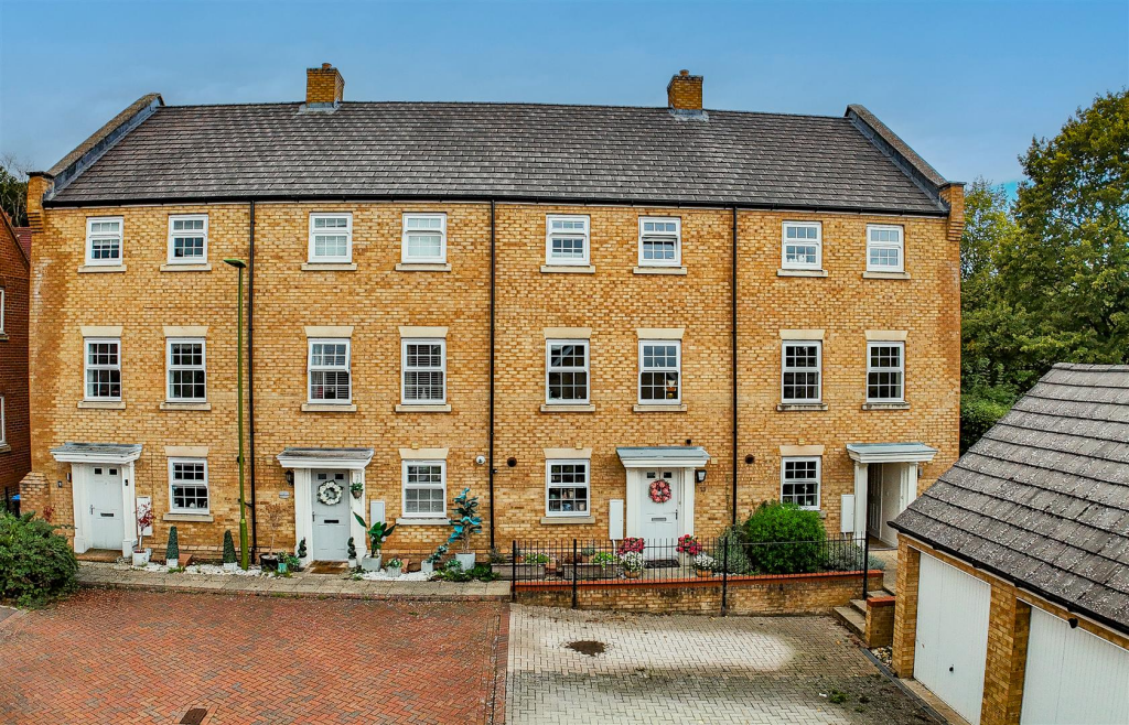 House in Dacorum, Hertfordshire - View 5