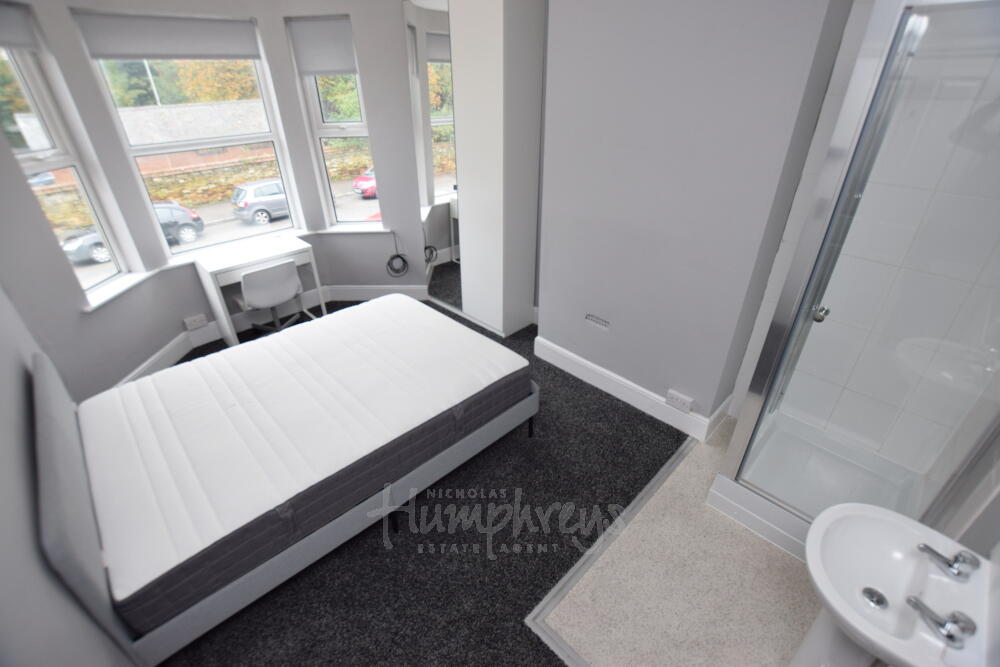 Main image of property: London Road, Far Cotton, Northampton, NN4