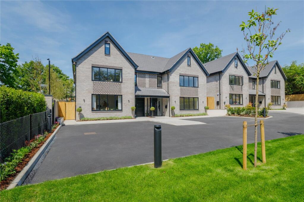 Main image of property: Watford Road, Radlett, Hertfordshire, WD7