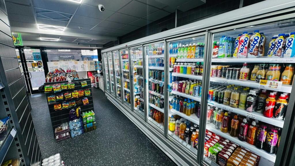 P06 - Chillers towards the entrance.jpg