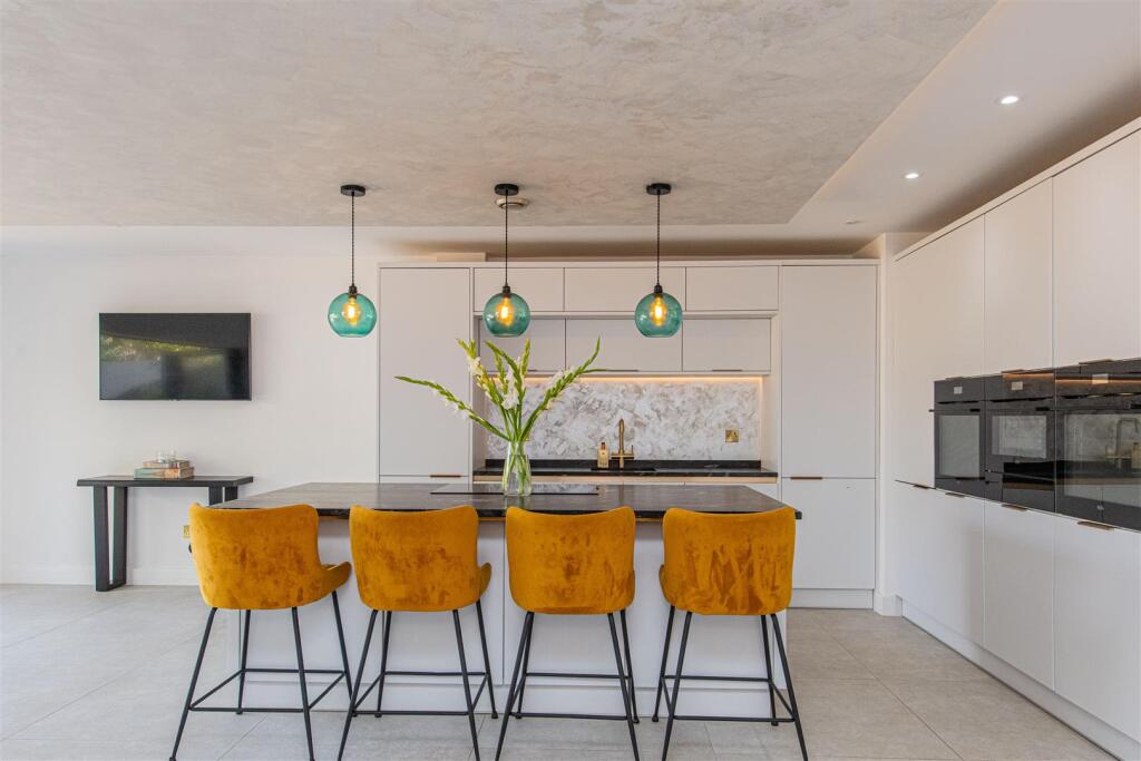 House in Kettering, Hanwood Park - View 4