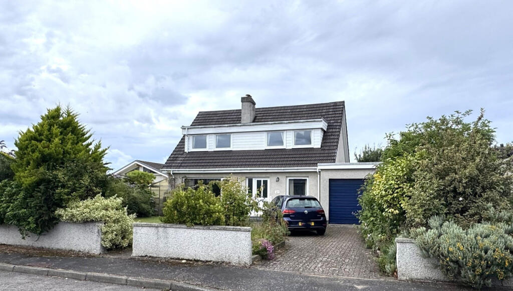 Main image of property: 17 Lemanfield Crescent, Garmouth IV32 7LS