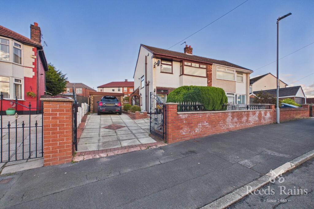3-bed semi-detached on Willis Lane, Whiston, Prescot, Merseyside, L35, £200,000