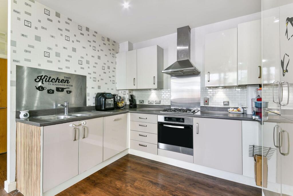 2-bed flat on High Street, Futura Apartments, HA8, £144,000