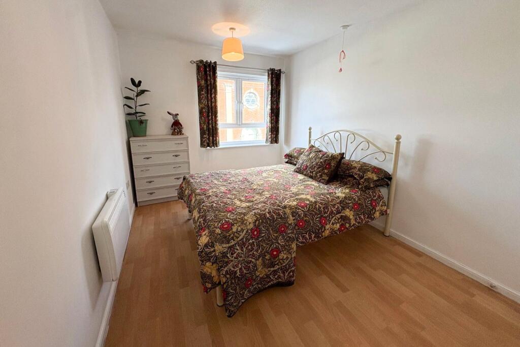 Fountain Court, Westbury - View 4