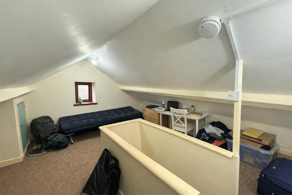 House in Bangor, Garth - View 4