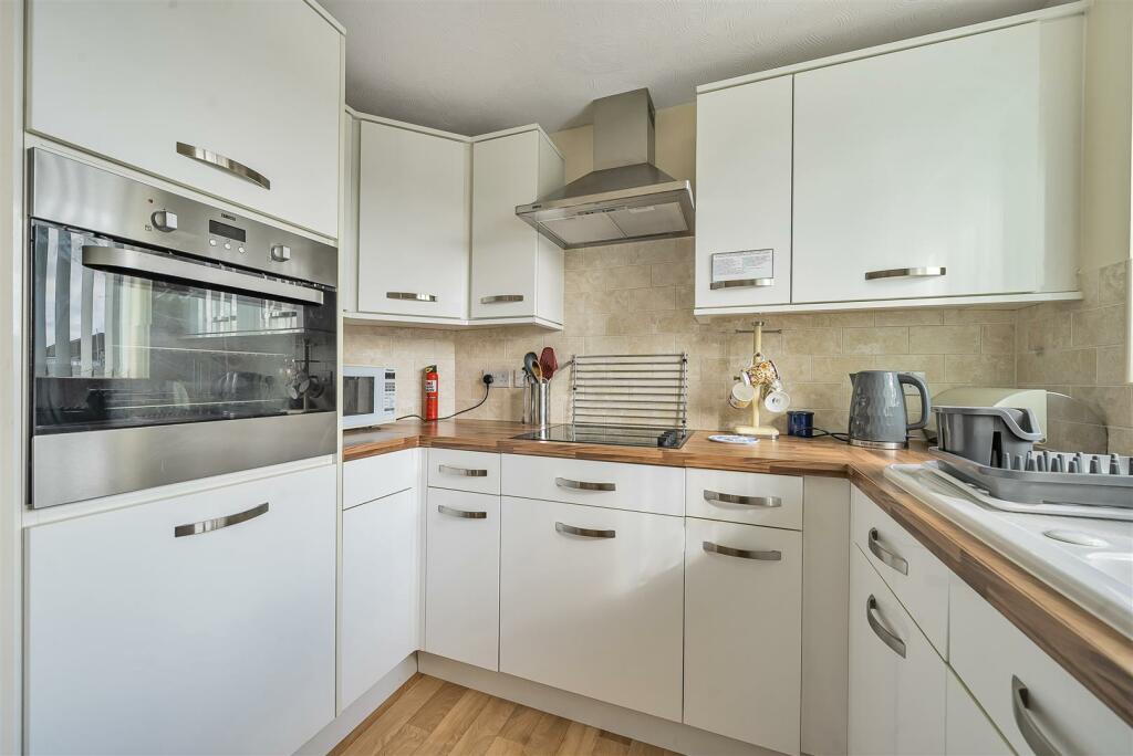 Waterside Lodge, Tonbridge photo 3