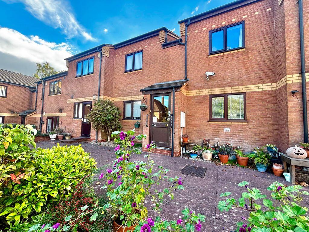 2-bed flat on Churchfields, Romney Way, Great Barr, Birmingham B43 7TL, £120,000