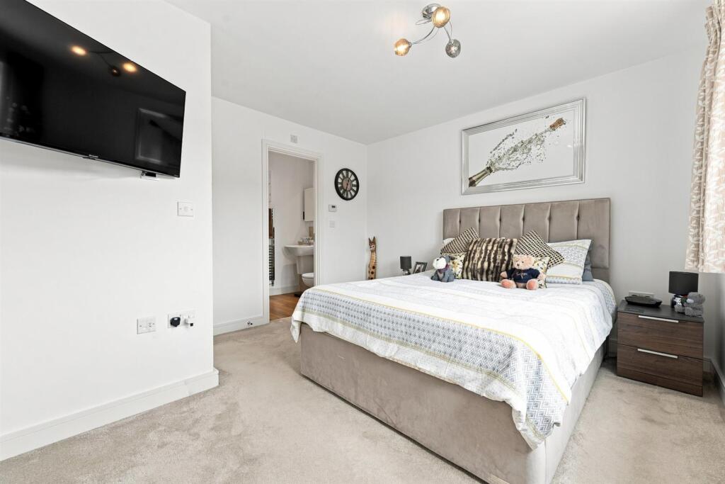 House in Langley, Lavender Fields, Sutton - View 3
