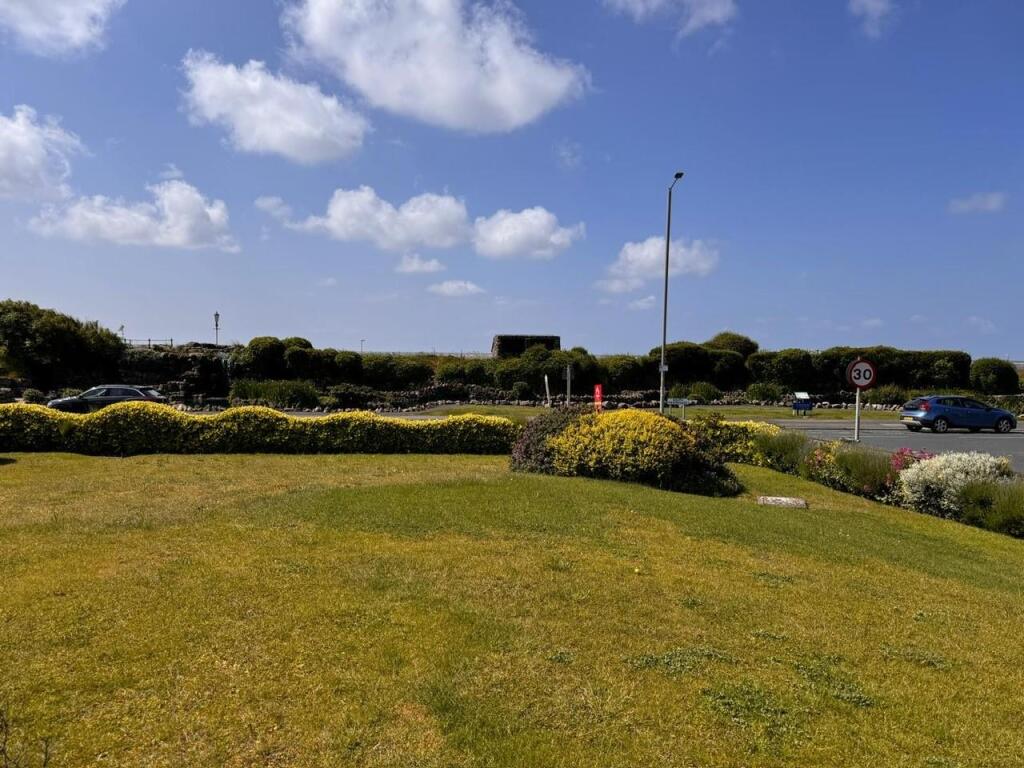 Links Court, South Promenade, Lytham St Annes photo 3