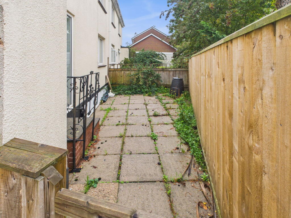 Beauvale Close, Ottery St. Mary, EX11 1ED photo 2