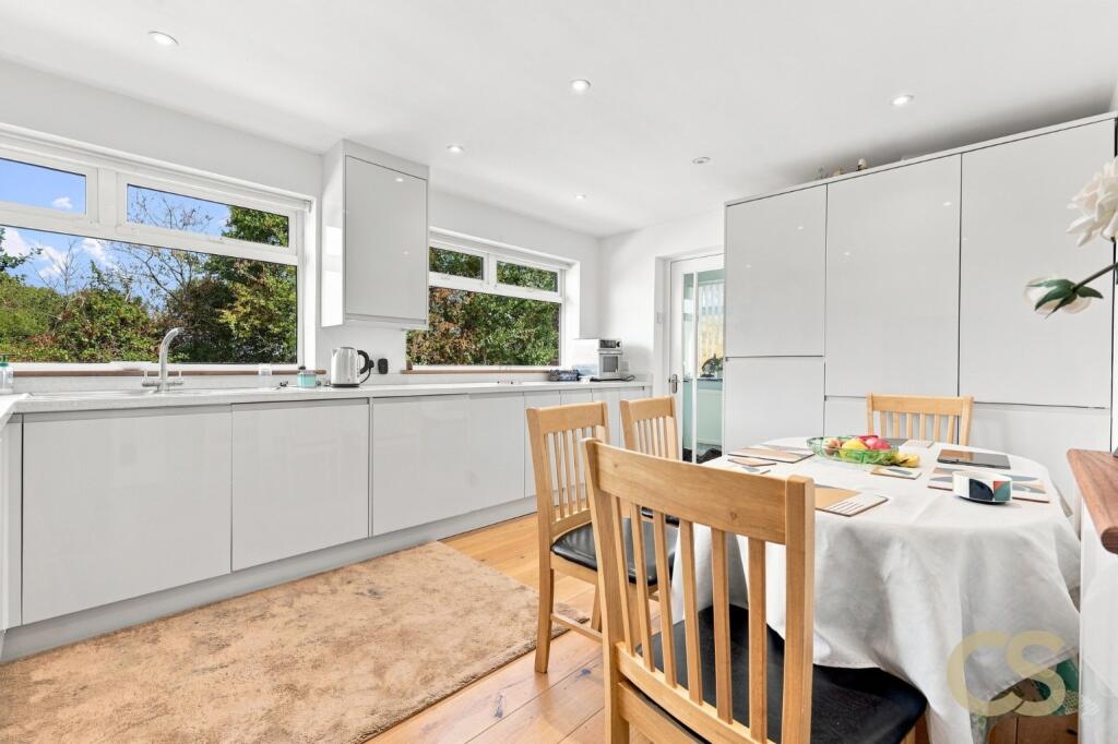 House in Epping Forest, Nazeing - View 2