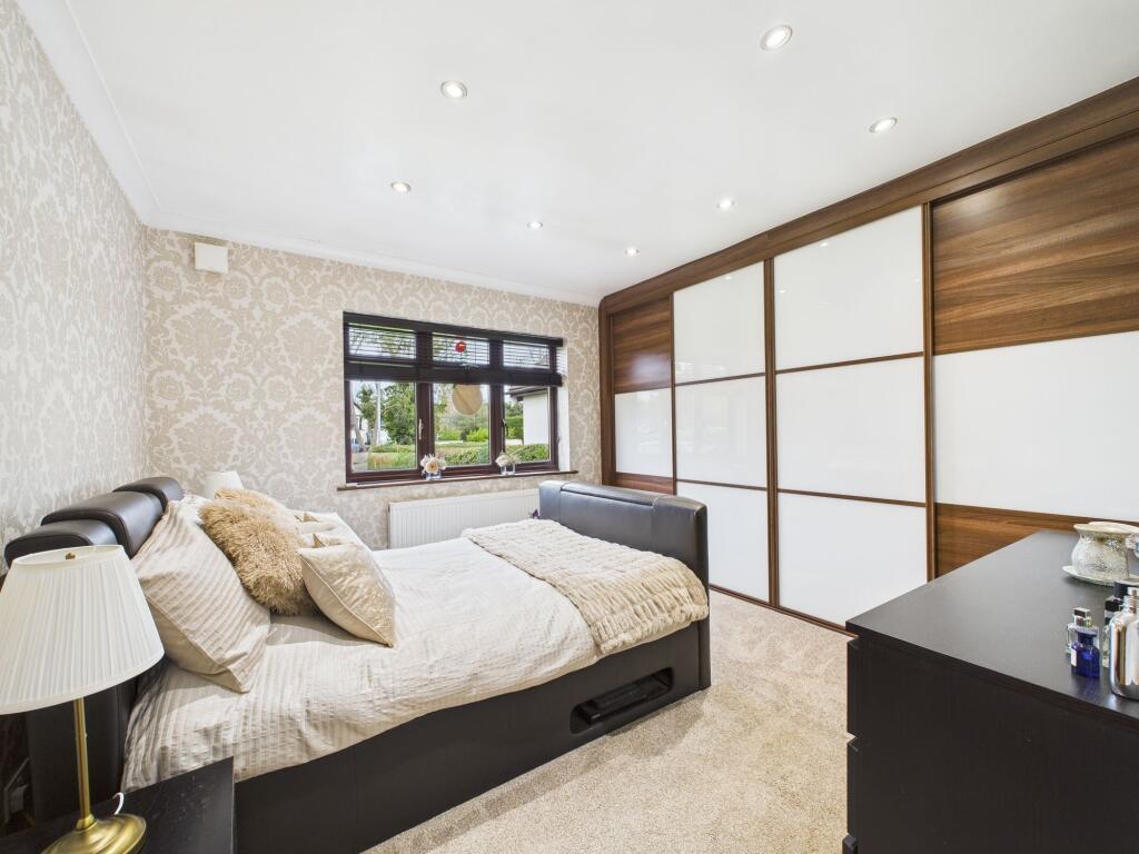 House in Thurrock, Essex - View 4