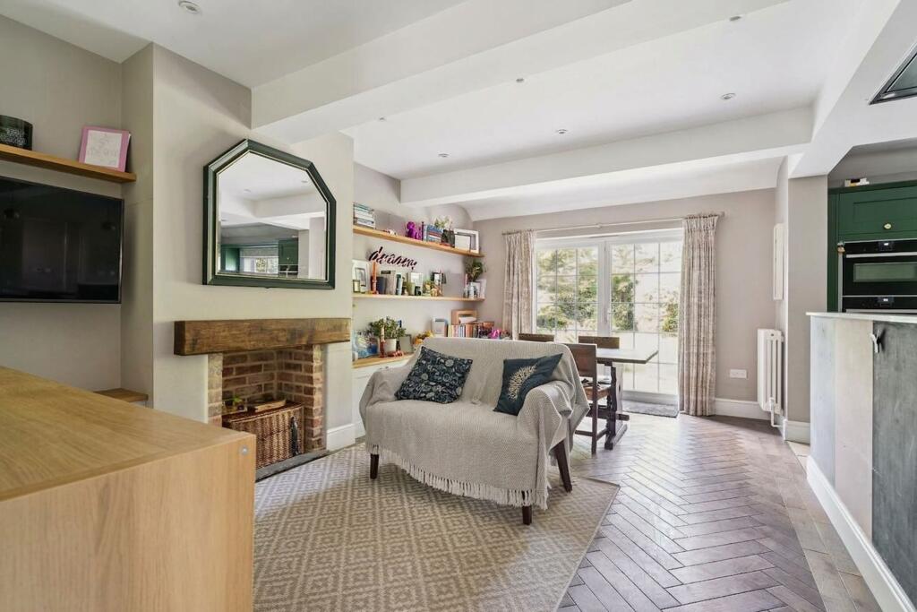 House in Watford - View 5