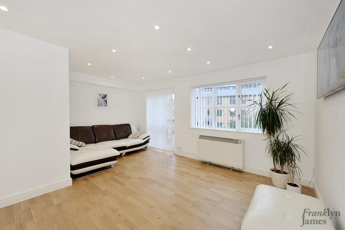 Main image of property: Observatory Mews, Isle of dogs, E14