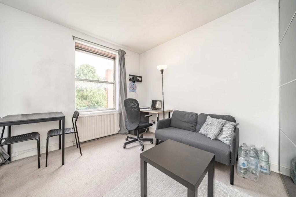 Apartment in London - View 3