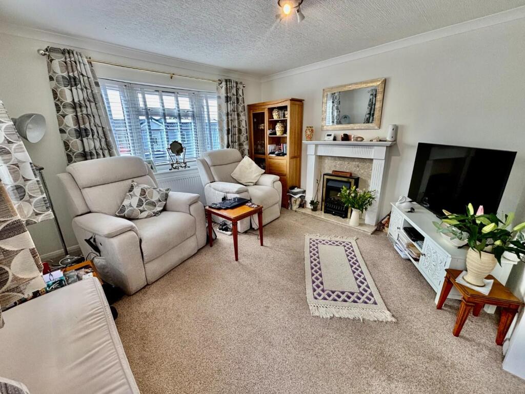House in West Lindsey, Hemswell - View 2