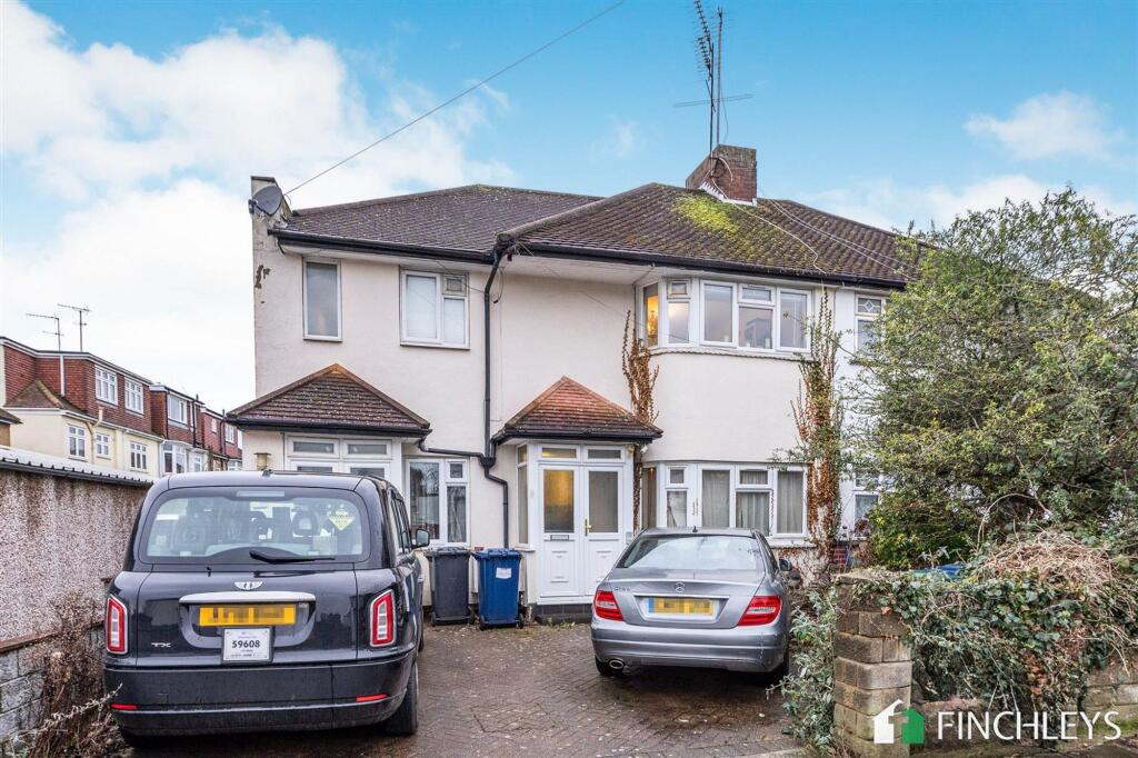 4-bed flat on Lee Road, London, NW7, £700,000