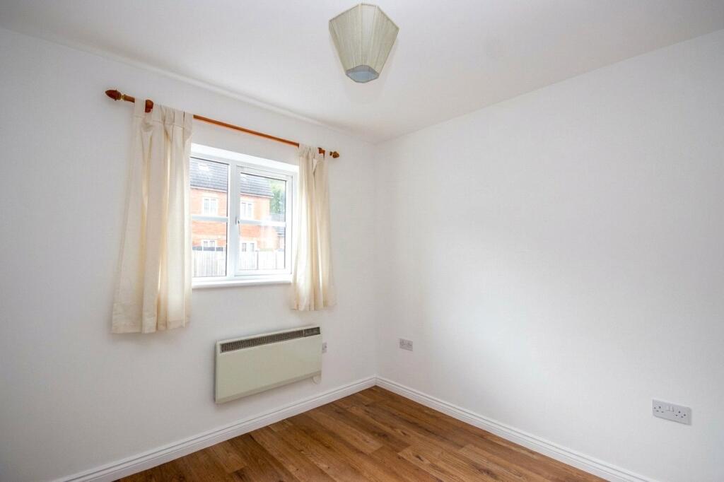 Apartment in Bradley Stoke - More