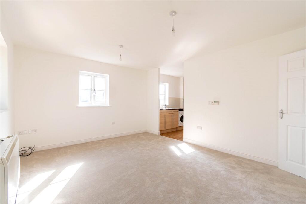 Apartment in Reading - View 3