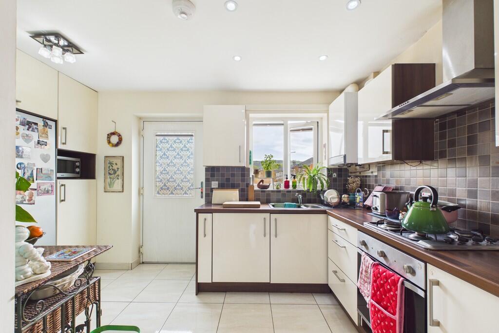4 Auction Close, Kendal, Cumbria, LA9 6FR photo 3
