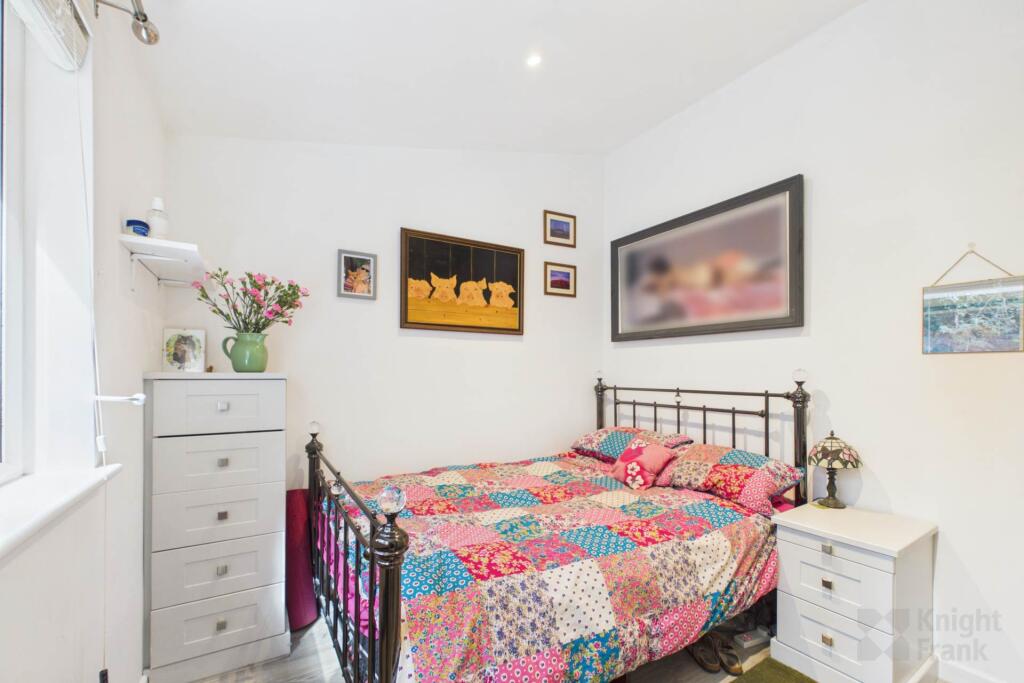 Apartment in London, Morden - More