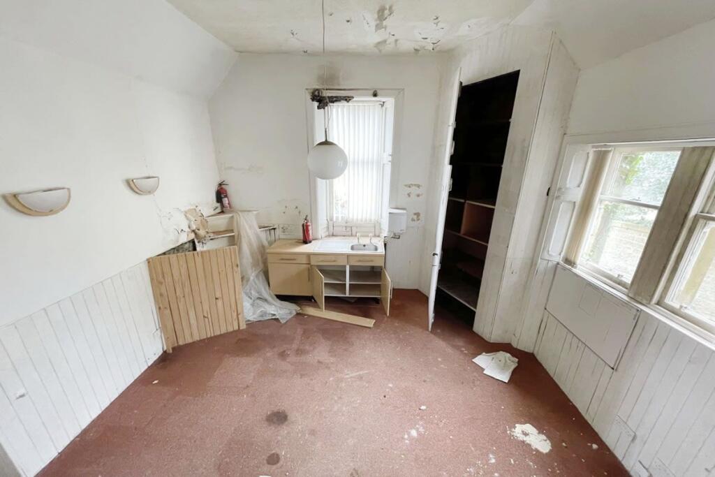 House in Campbeltown, Dalintober - More
