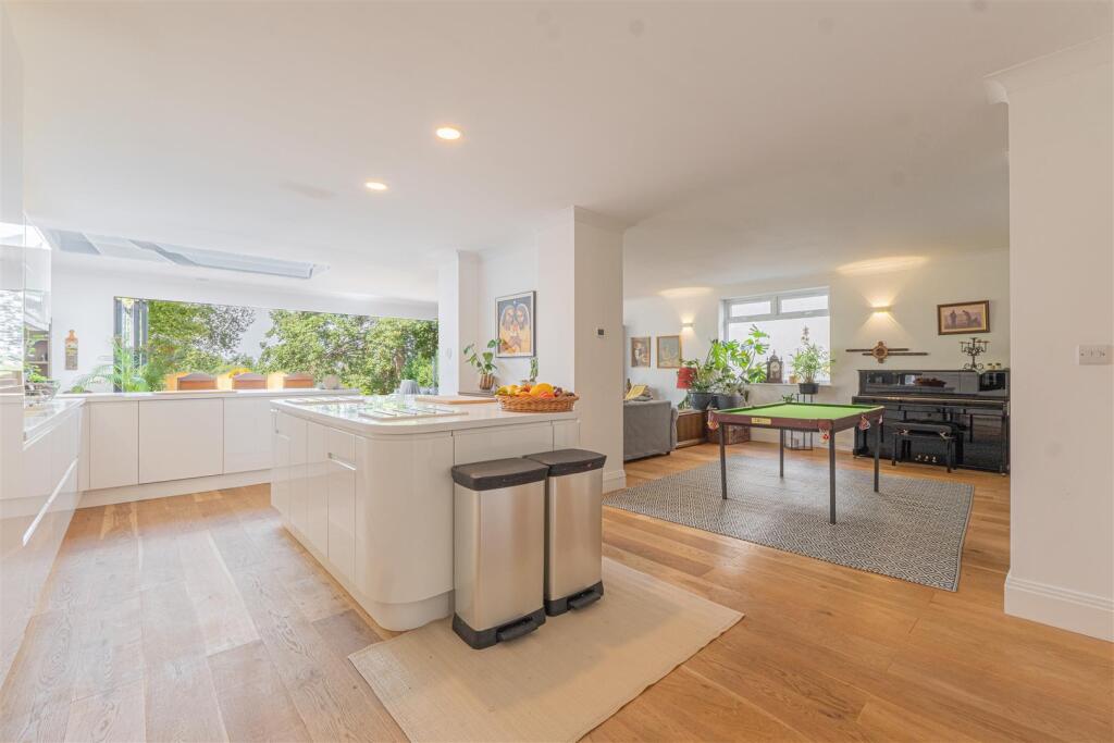 House in Dudley - View 2