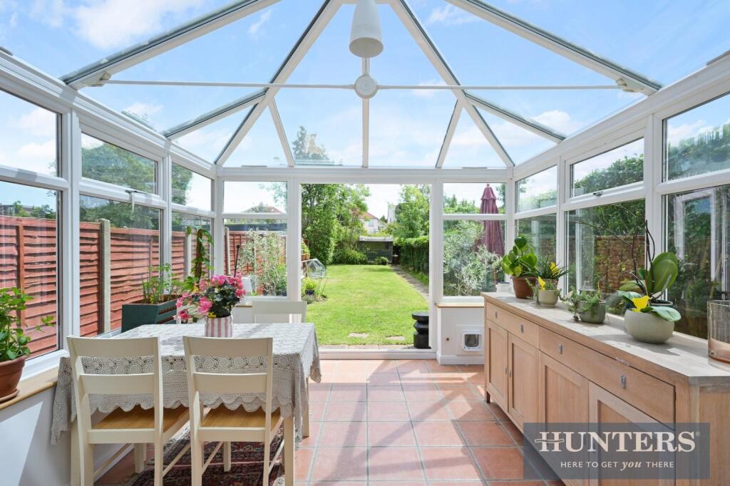 House in Worcester Park - View 2