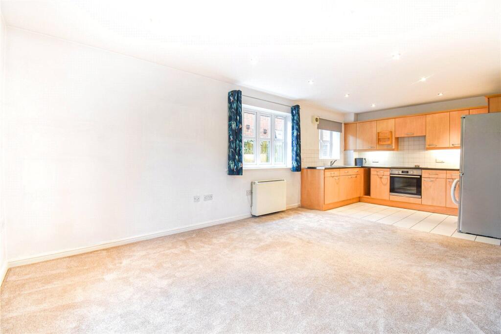 Northway, Newbury, Berkshire, RG14 photo 4