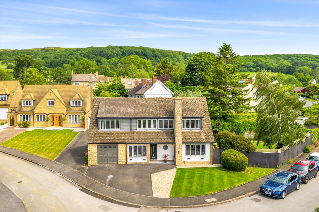 Main image of property: Ratcliff Lawns, Southam, Cheltenham, Gloucestershire GL52
