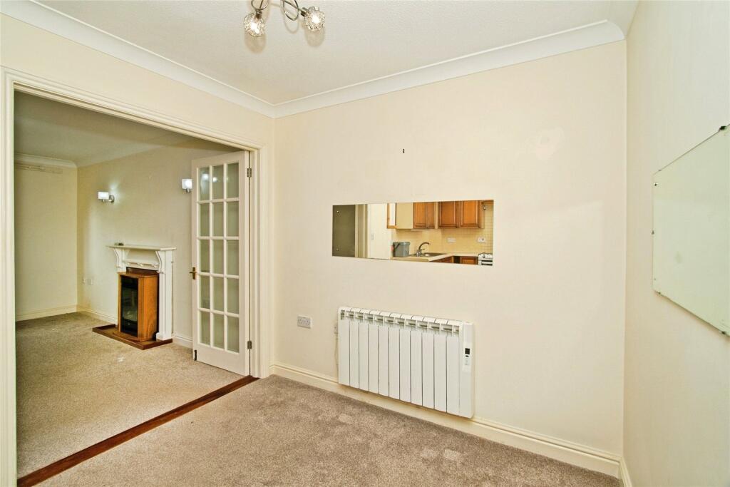 Apartment in Truro - View 4