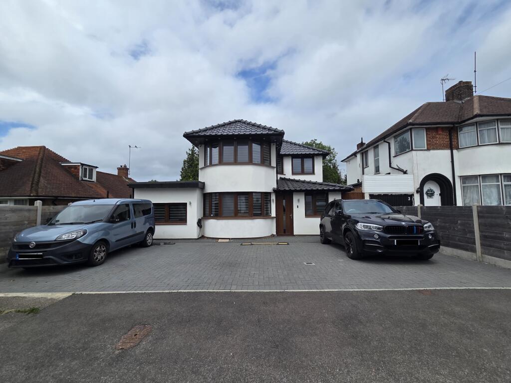 Main image of property: Felstead Way, LU2