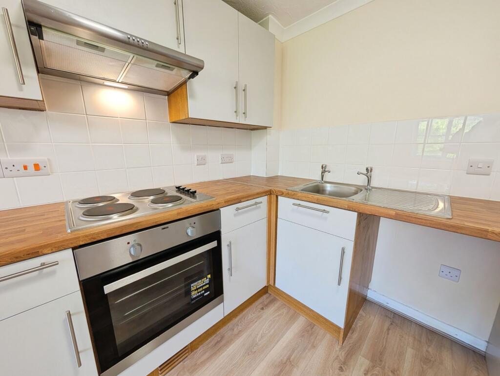Apartment in Southampton - View 4