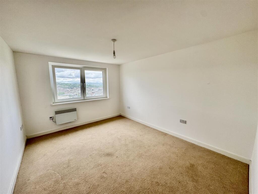 Apartment in Bradford - View 5