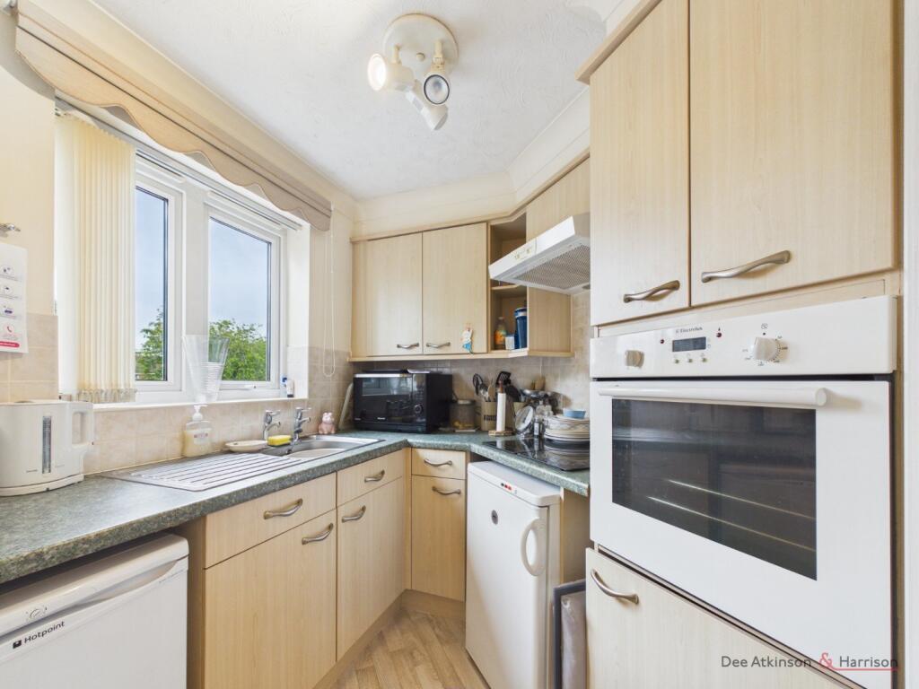 27, Easterfield Court, Driffield, YO25 5PP photo 3