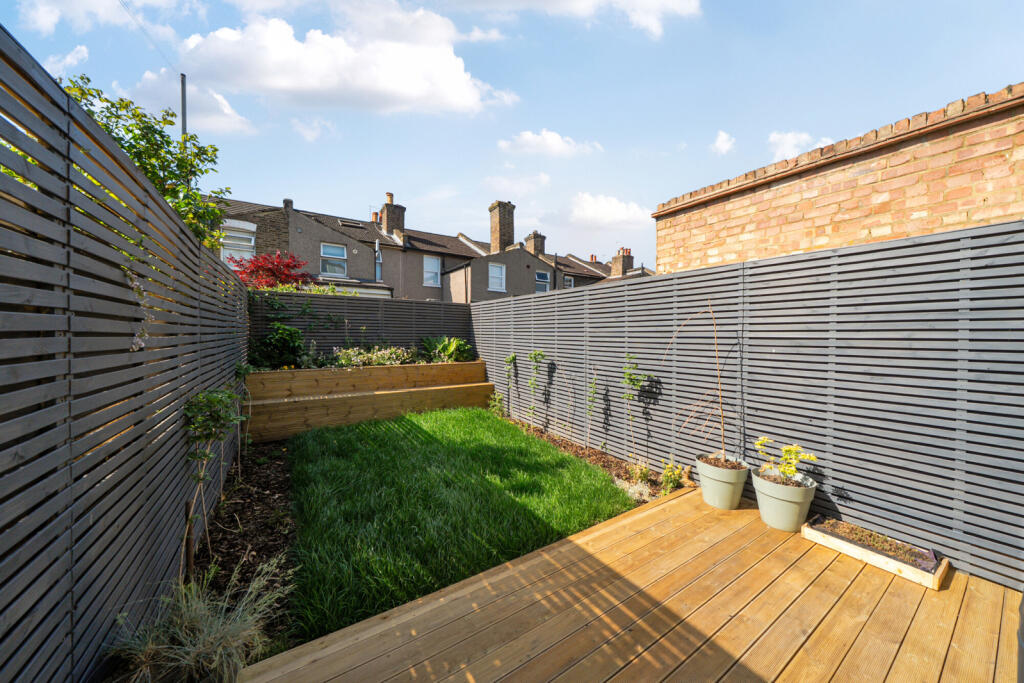 Waite Davies Road, Lee - View 4