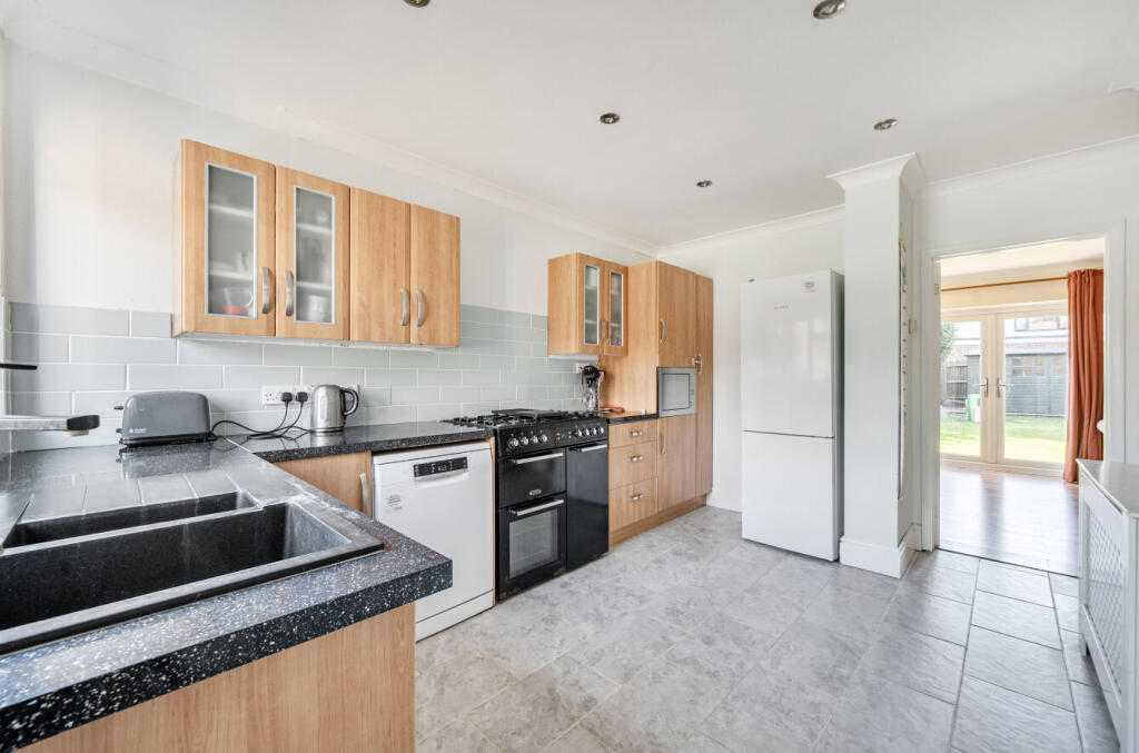 Jerrymoor Hill, Finchampstead, Wokingham, Berkshire, RG40 photo 3