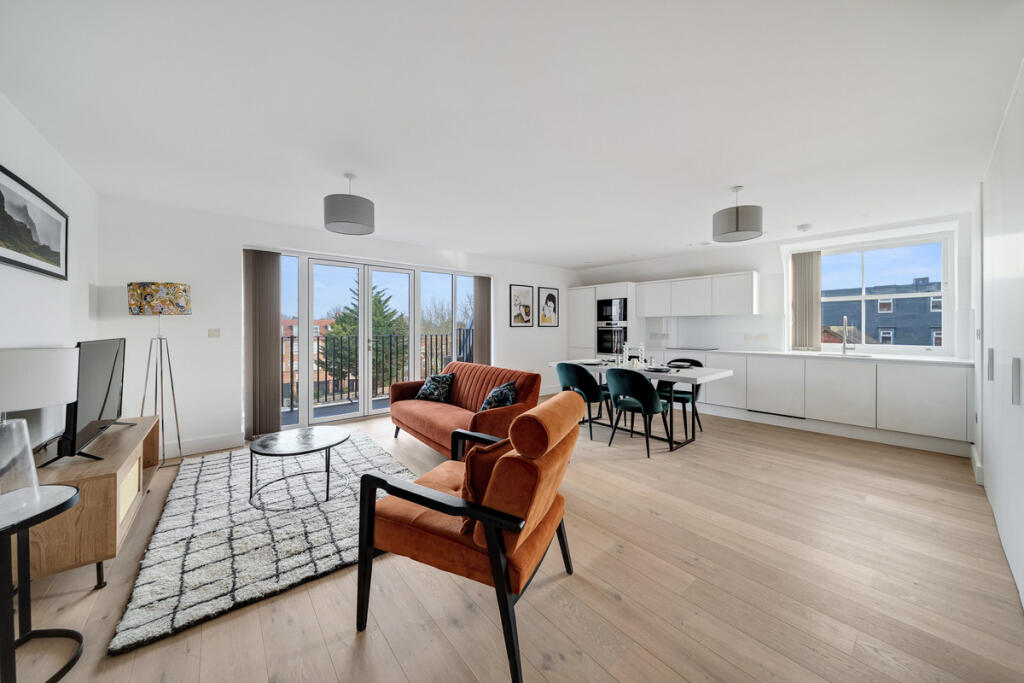 Main image of property: Unit 25 Whetstone Square, Whetstone, N20