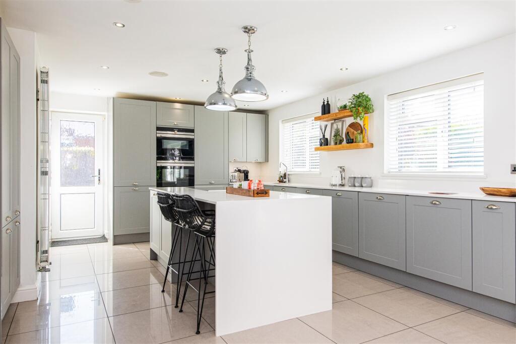 House in Kettering, Brambleside - View 6
