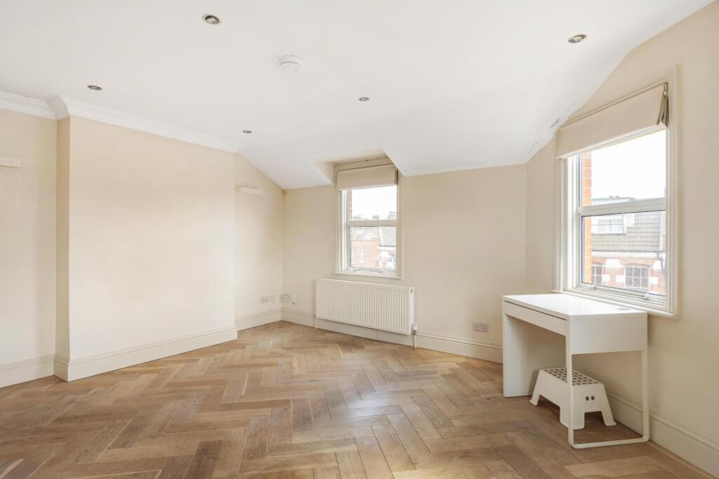 Apartment in London - More